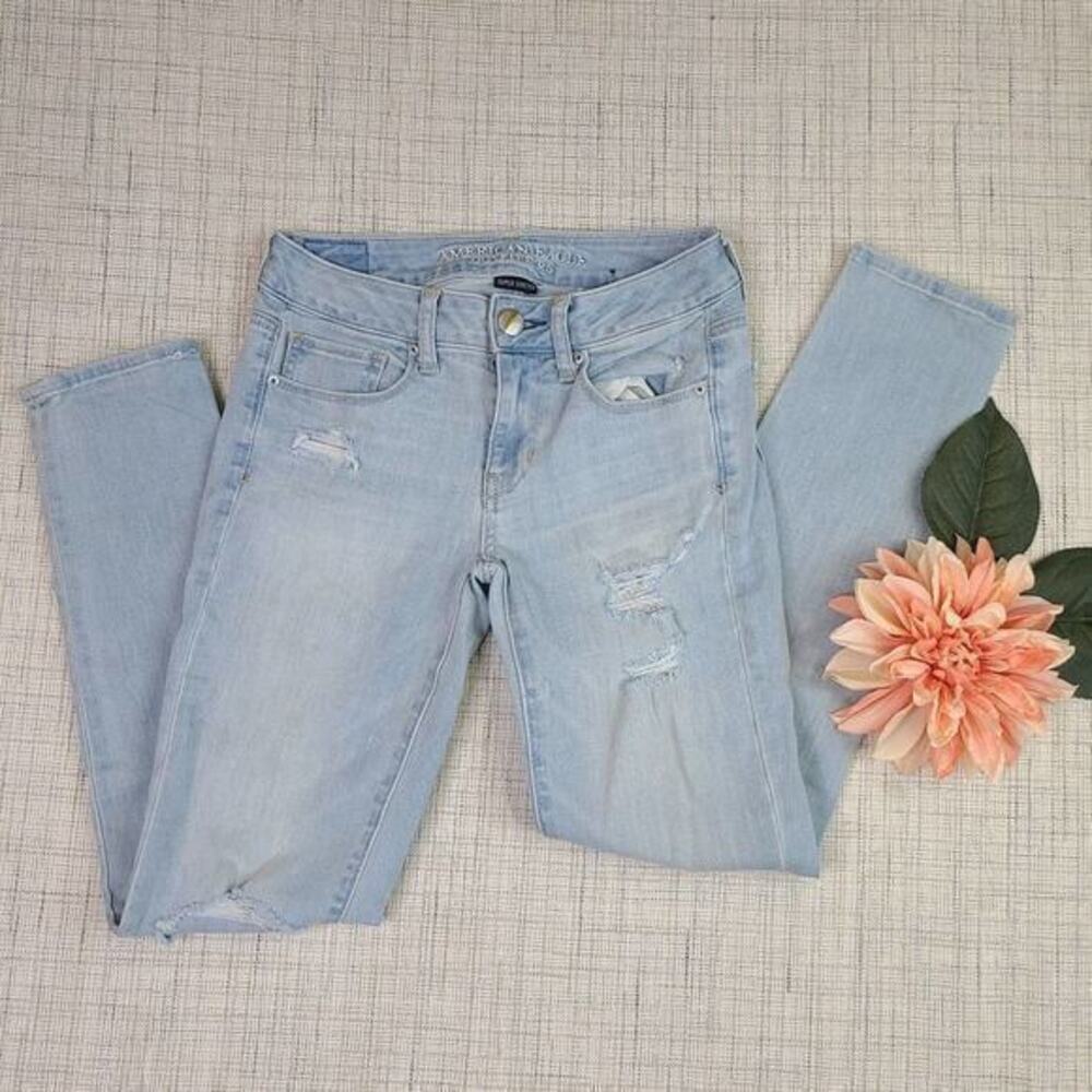 American Eagle Women's Denim Jeans Skinny Distressed Light‎ Wash Size 2